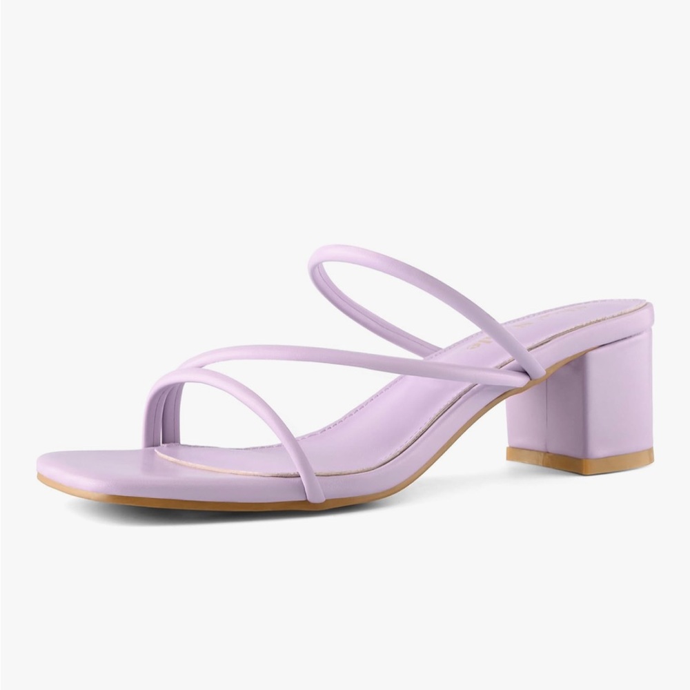 Chic Shoe N Tale Lavender Strappy Block 2”Heel Sandals/Shoes size 10